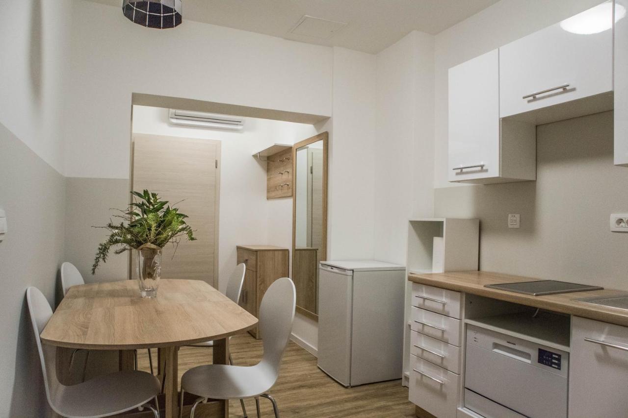 Jantar Apartmaji Novo Mesto Eksteriør billede